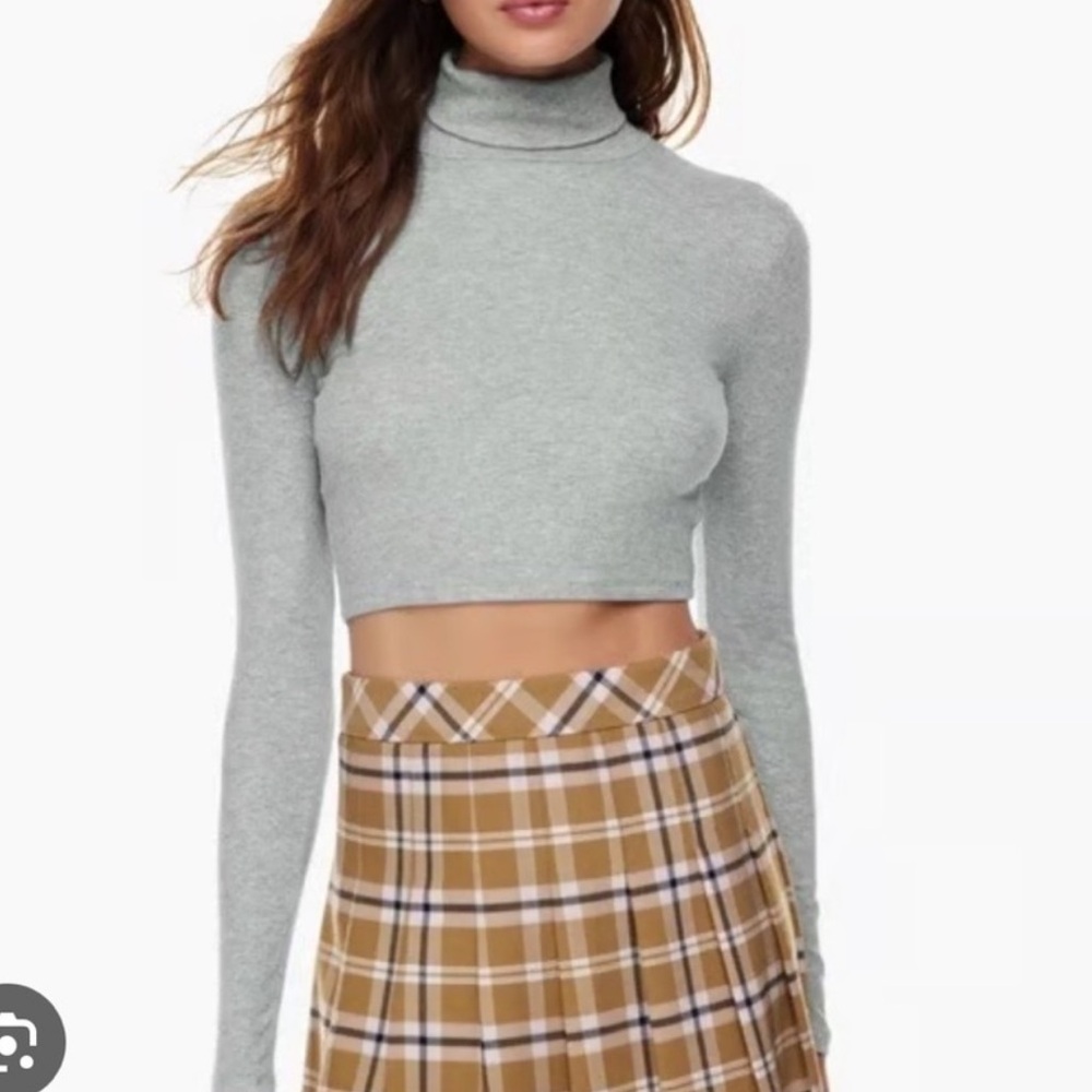 Sunday Best Gray Crop Top